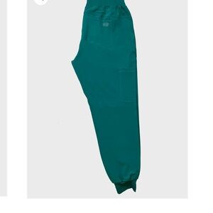 NWT - Essential Threads jogger scrub pants